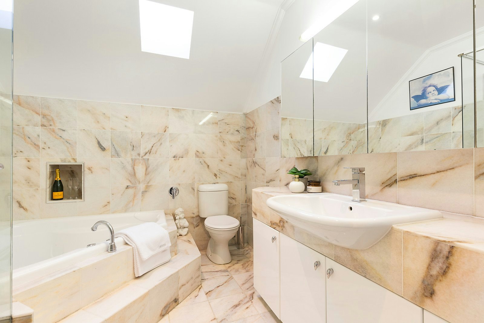 153 Ashburn Grove, Ashburton, VIC