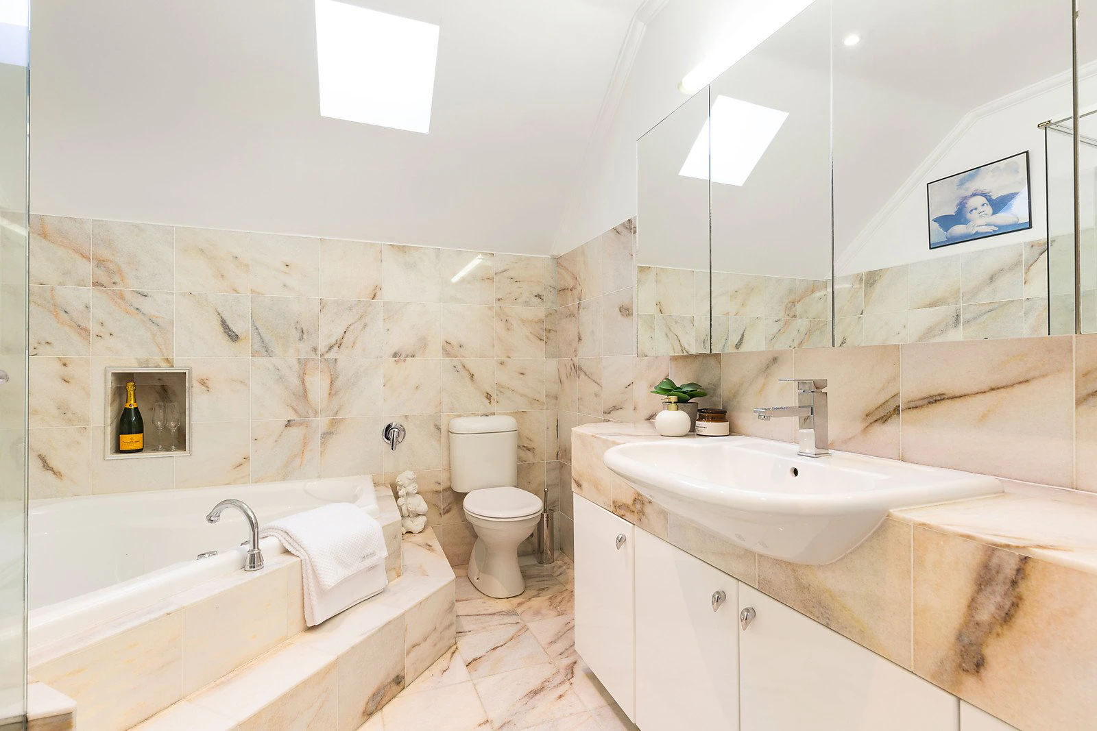153 Ashburn Grove, Ashburton, VIC