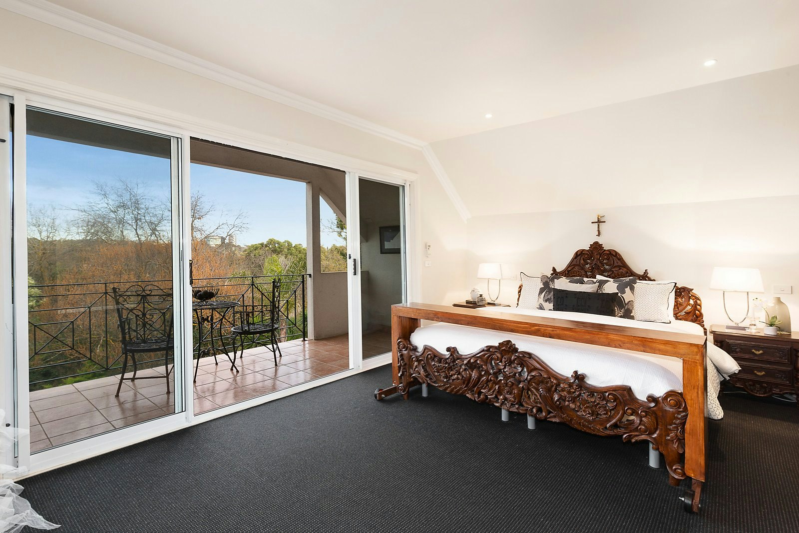 153 Ashburn Grove, Ashburton, VIC