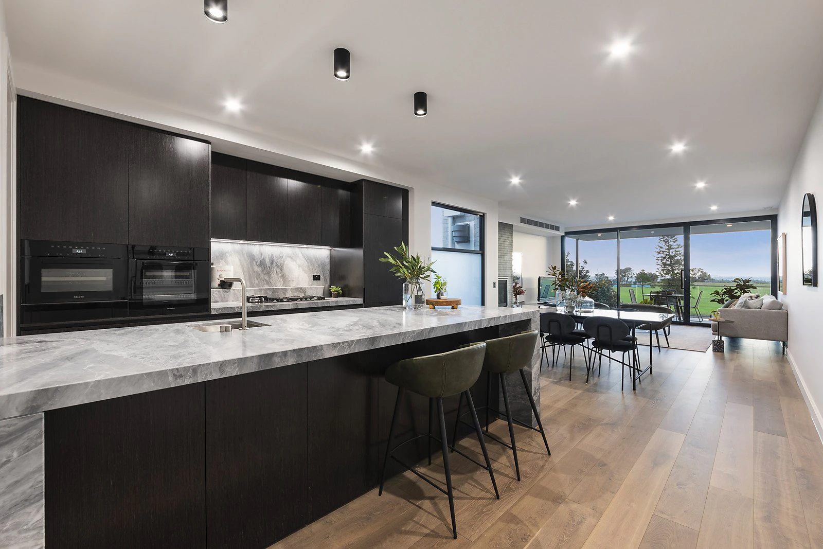 72 Marine Parade, Elwood, VIC