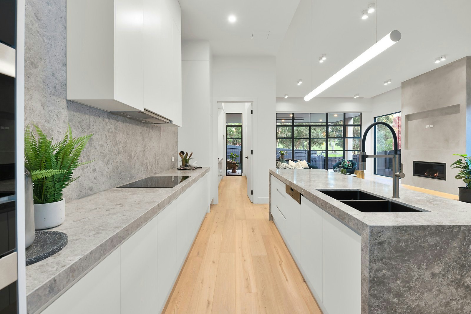 2/2 Peak Street, Malvern East, VIC