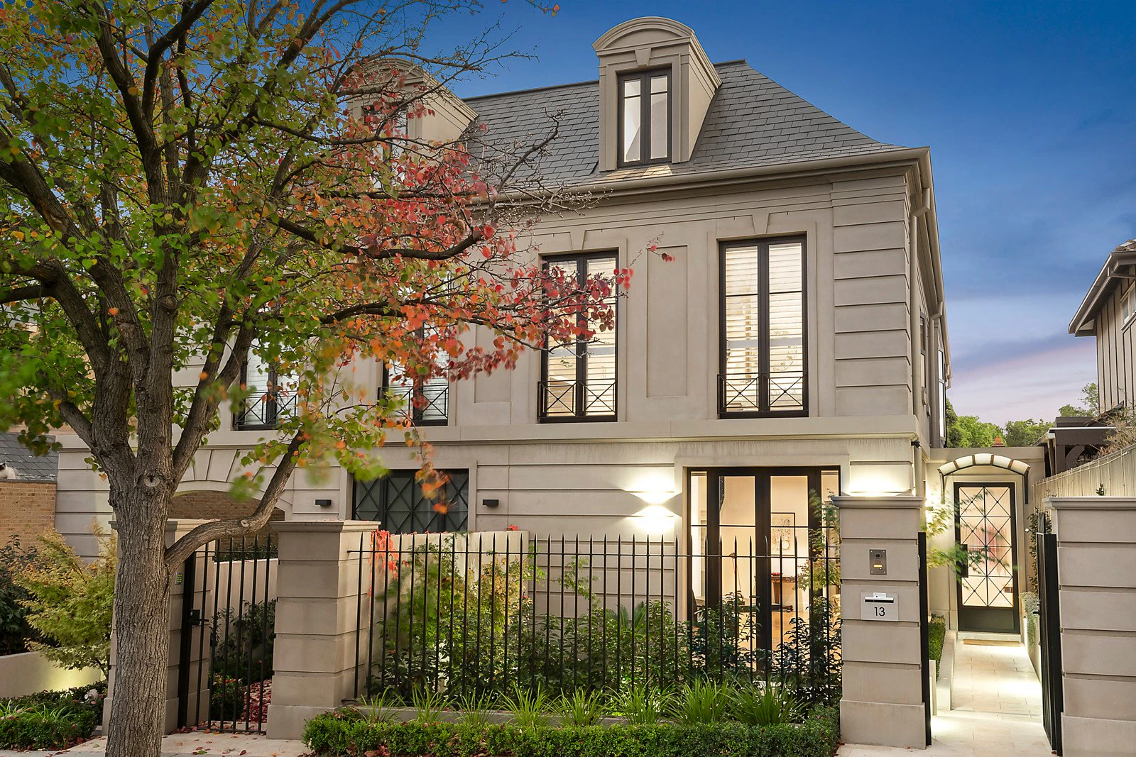13 Tashinny Road, Toorak, VIC