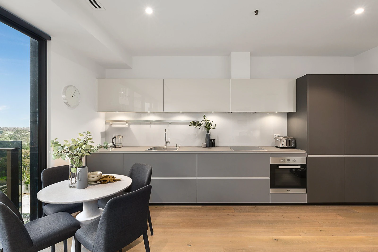 1003/14 Queens Road, Melbourne, VIC