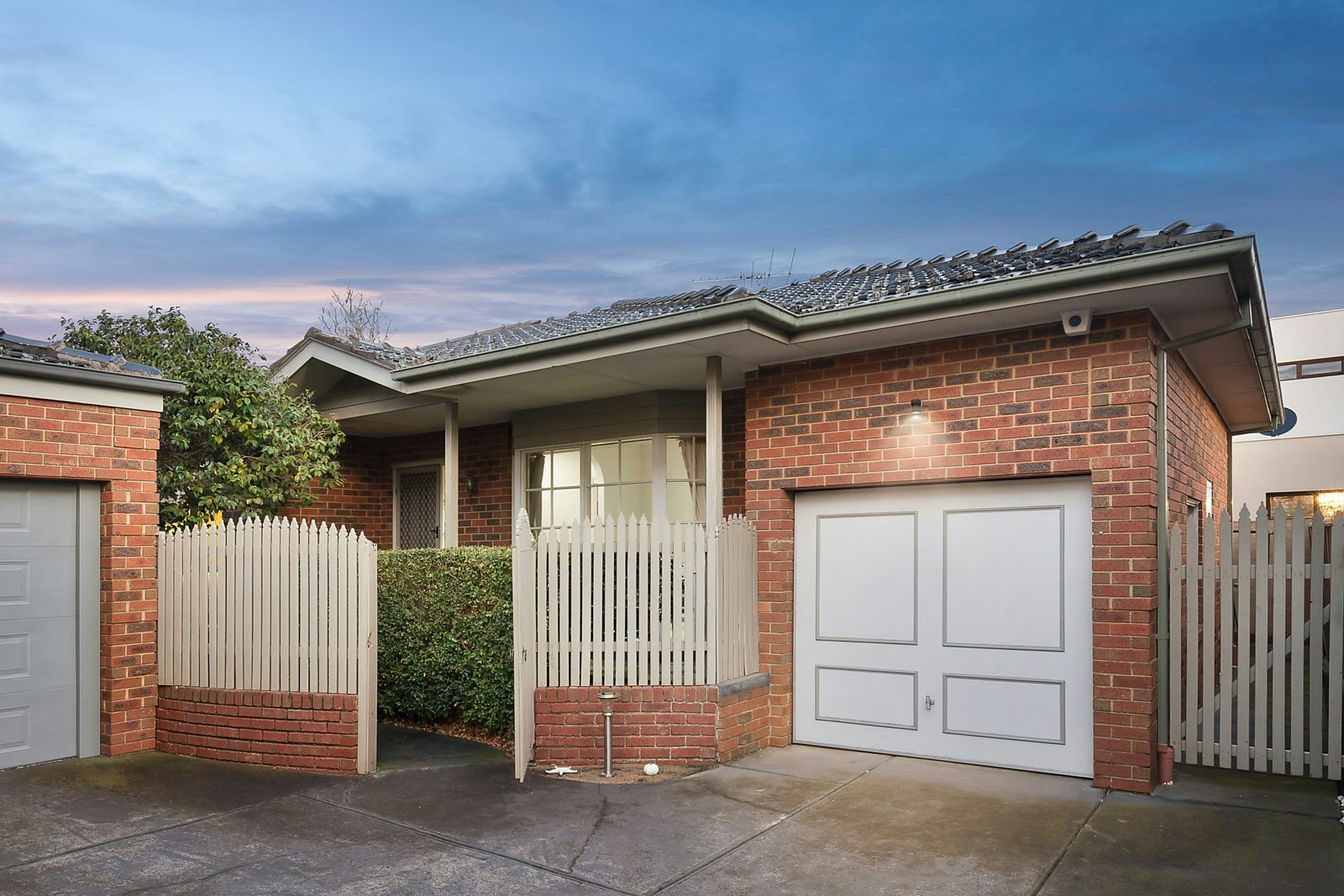 2/17 Robinson Street, Brighton East, VIC