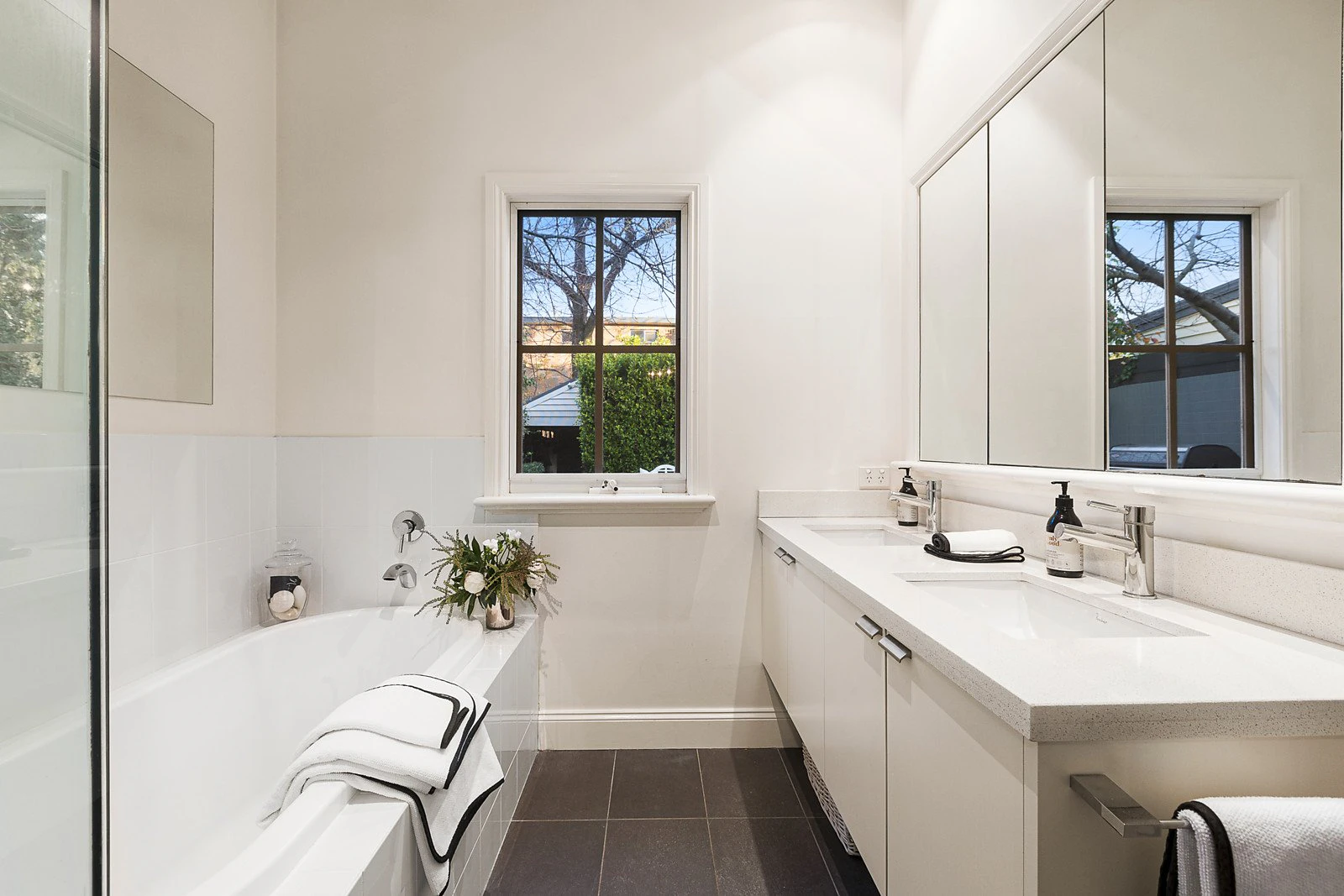 60 Lilydale Grove, Hawthorn East, VIC