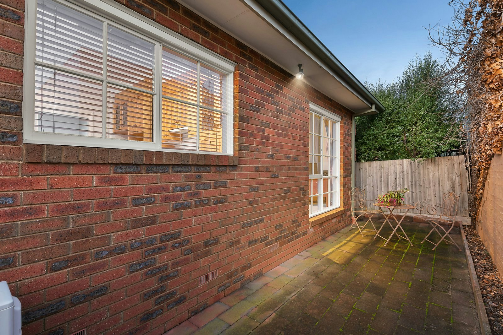 2/17 Robinson Street, Brighton East, VIC