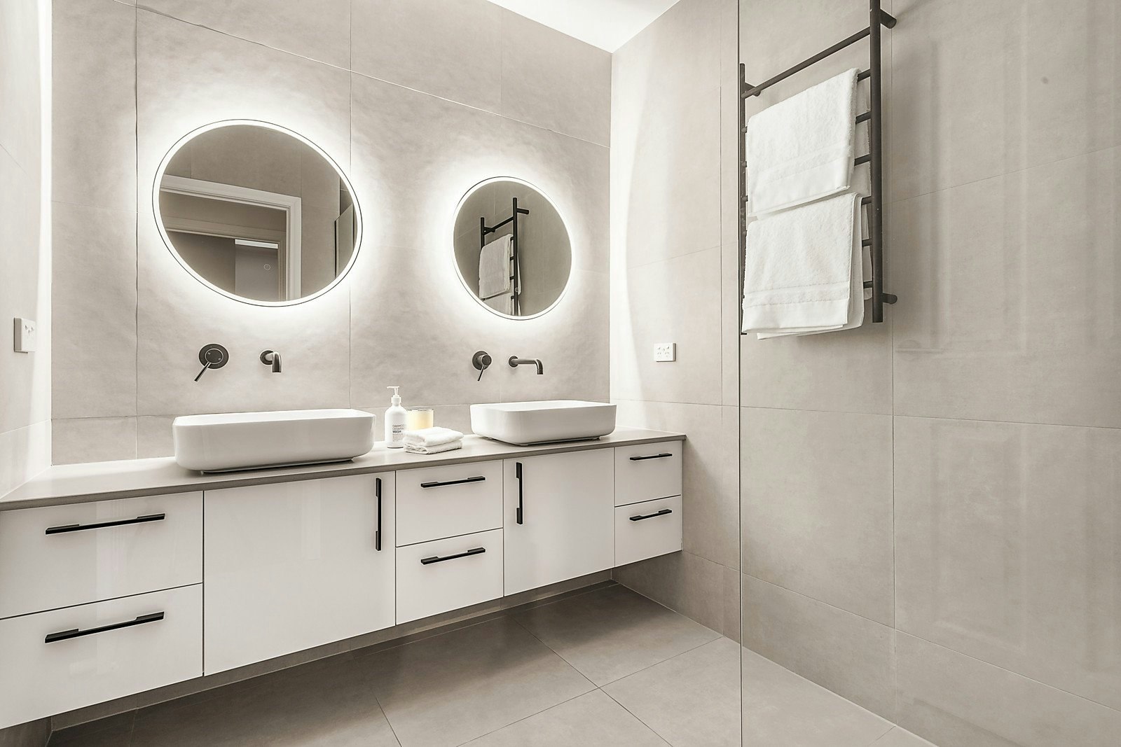 1/28 Halley Avenue, Camberwell, VIC