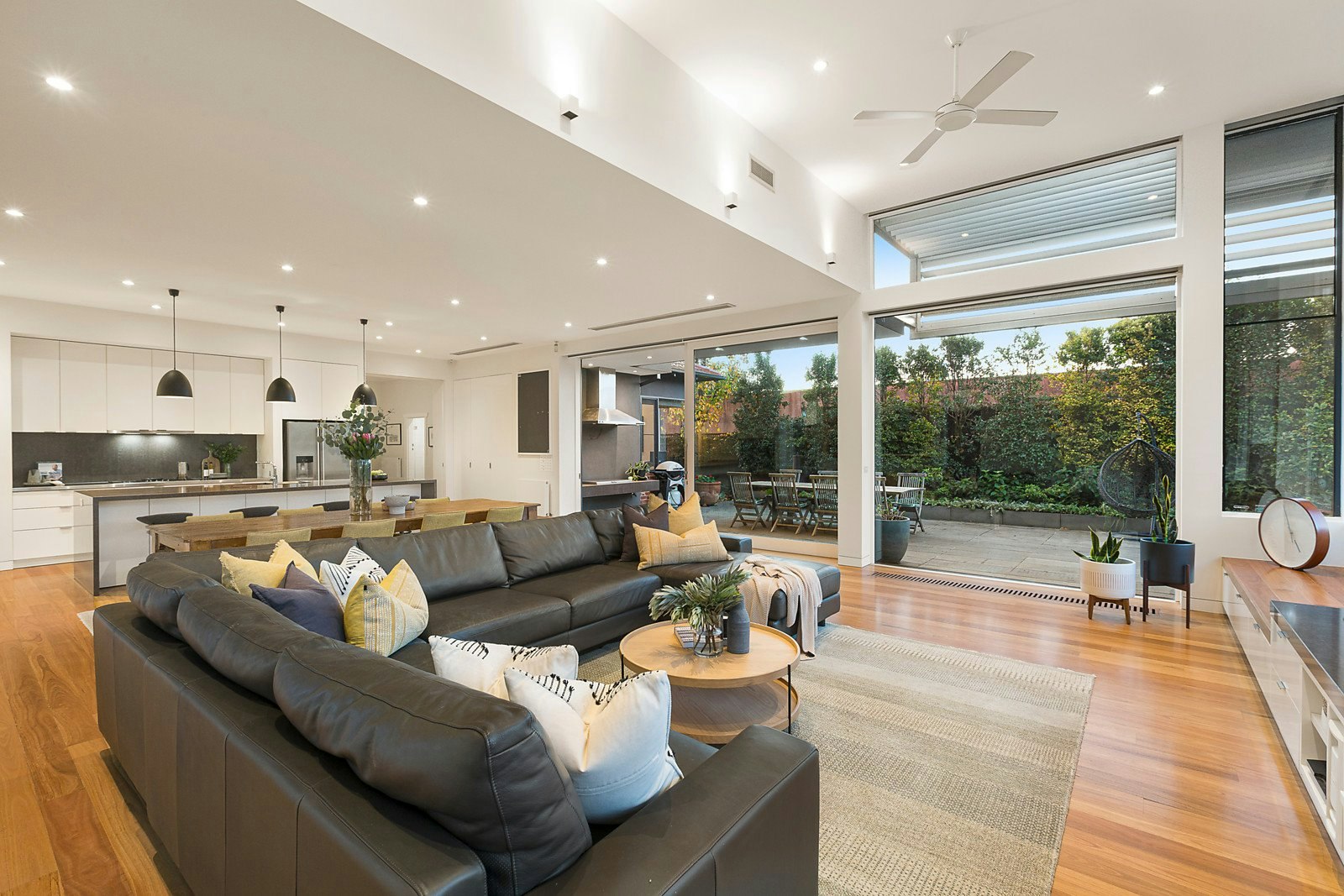 24 Scott Grove, Glen Iris, VIC