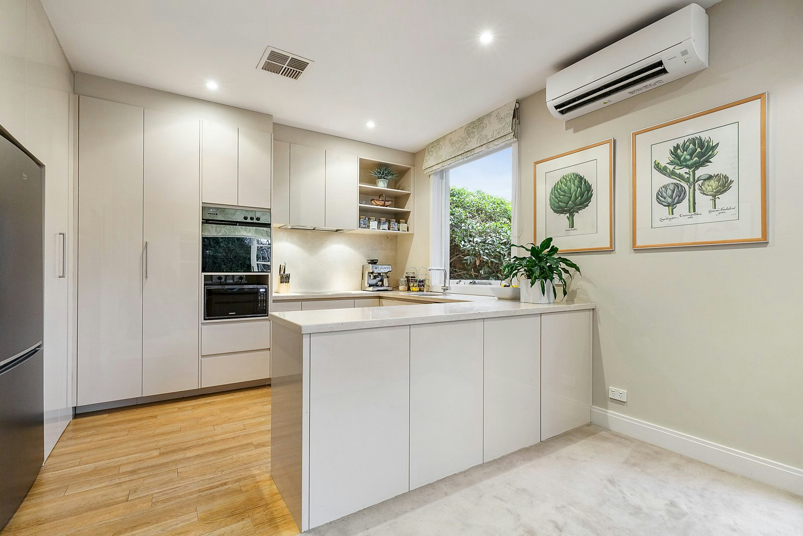 1B Haverbrack Avenue, Malvern, VIC