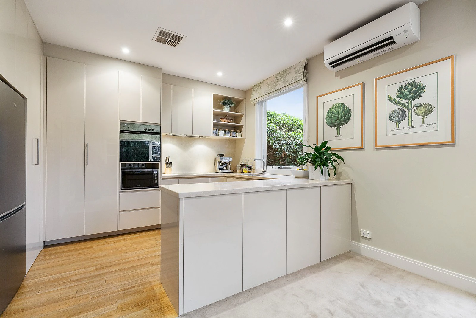 1B Haverbrack Avenue, Malvern, VIC