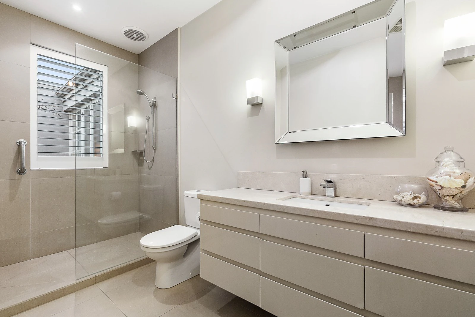 1B Haverbrack Avenue, Malvern, VIC