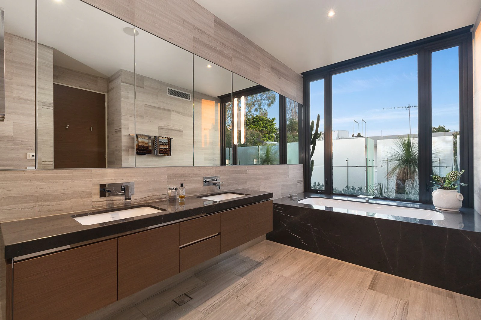 Penthouse/42 Grange Road, Toorak, VIC