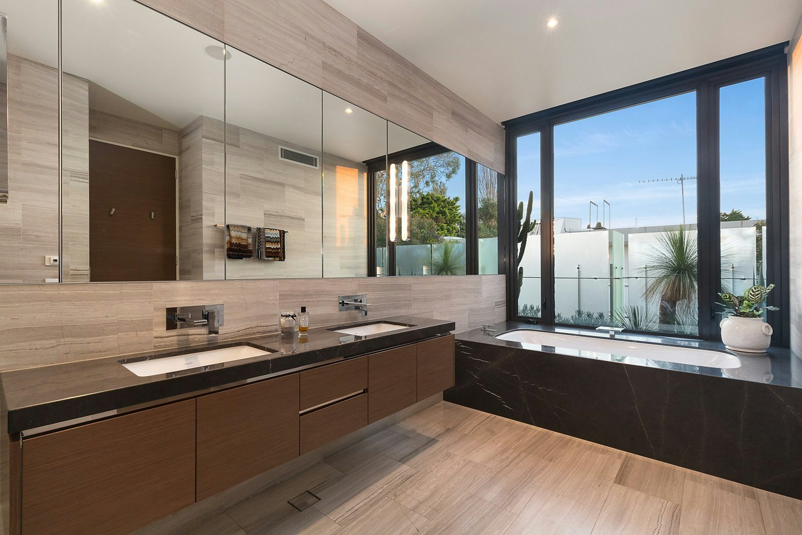 Penthouse/42 Grange Road, Toorak, VIC