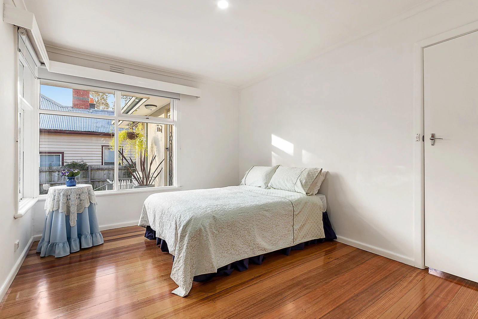 2/17a Essex Road, Surrey Hills, VIC