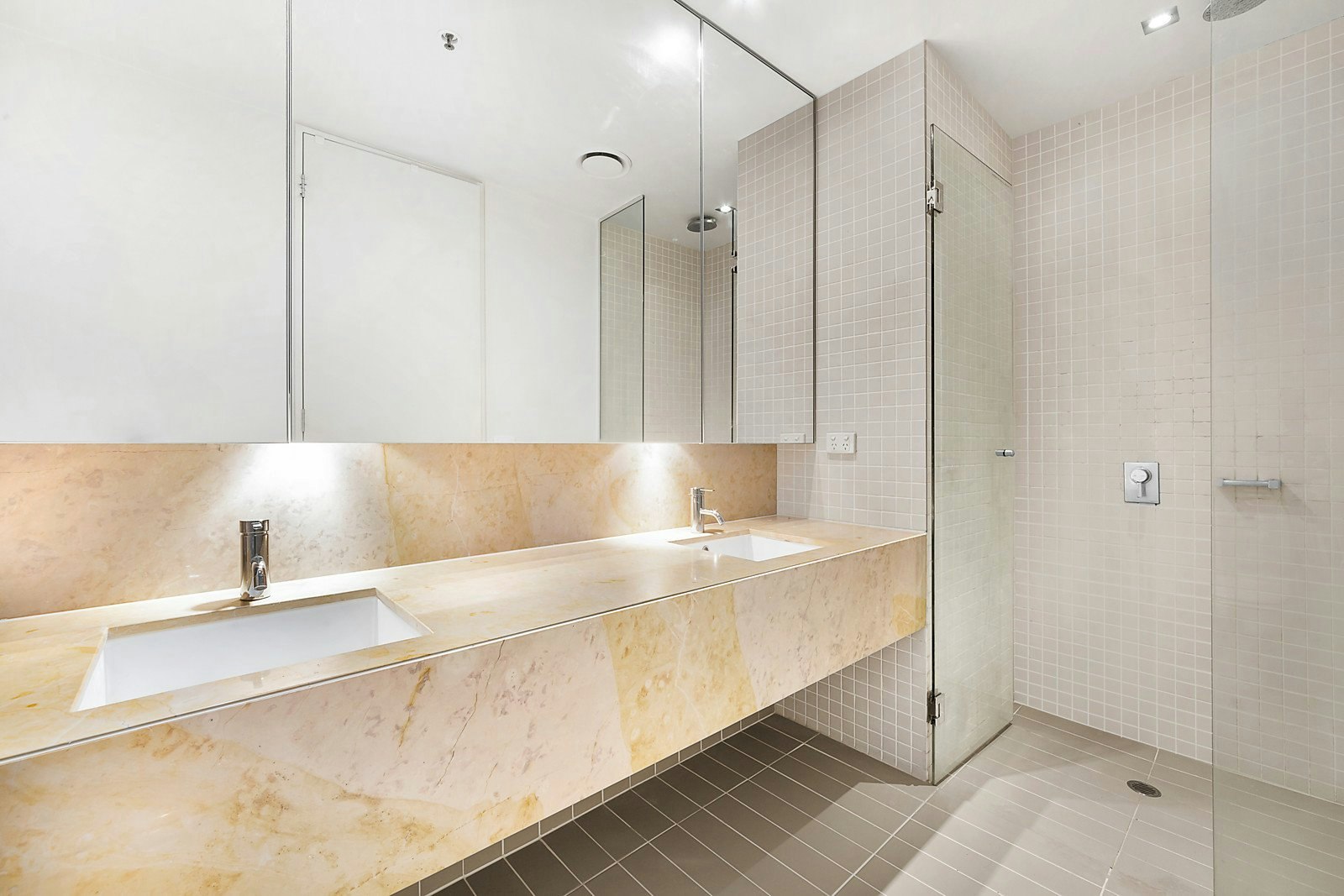 805/1 Roy Street, Melbourne, VIC