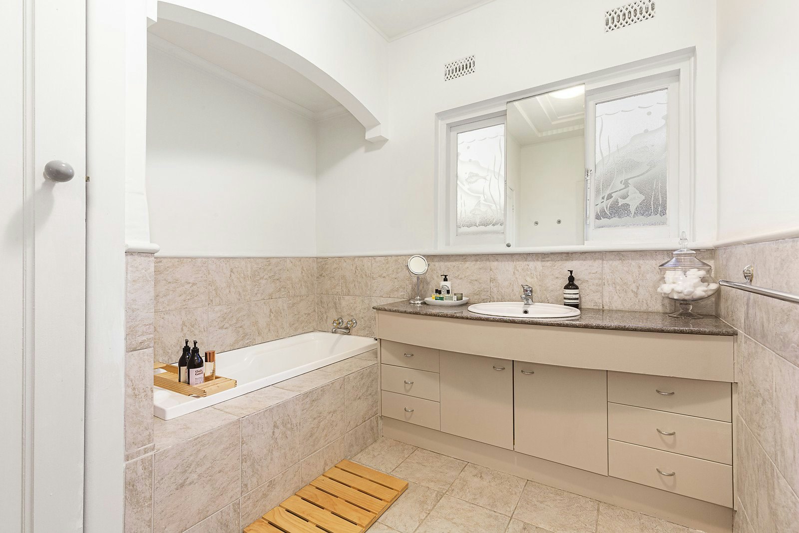 18 Tower Place, Hawthorn East, VIC