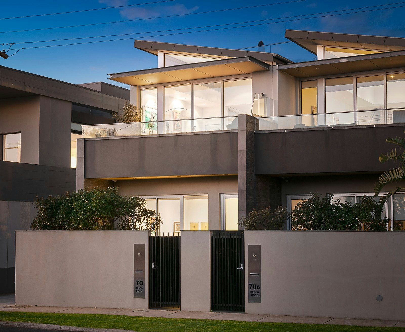 70 Beach Road, Hampton, VIC