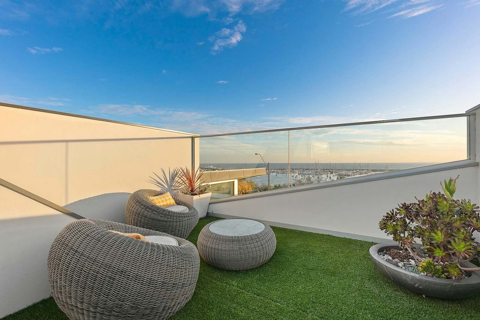 70 Beach Road, Hampton, VIC