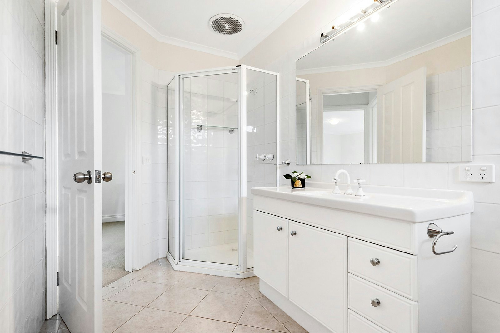 7 Bowlers Way, Malvern East, VIC