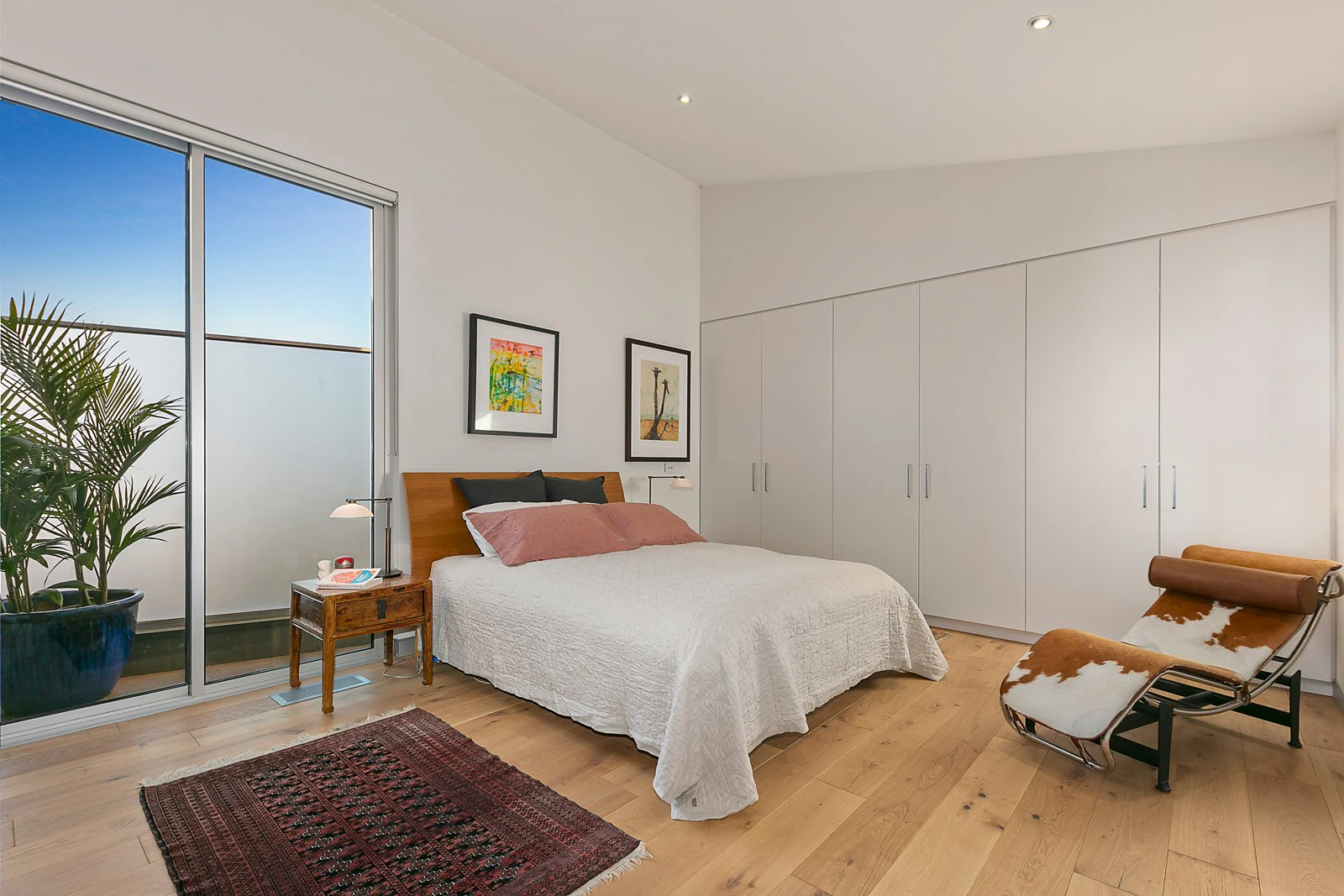 70 Beach Road, Hampton, VIC
