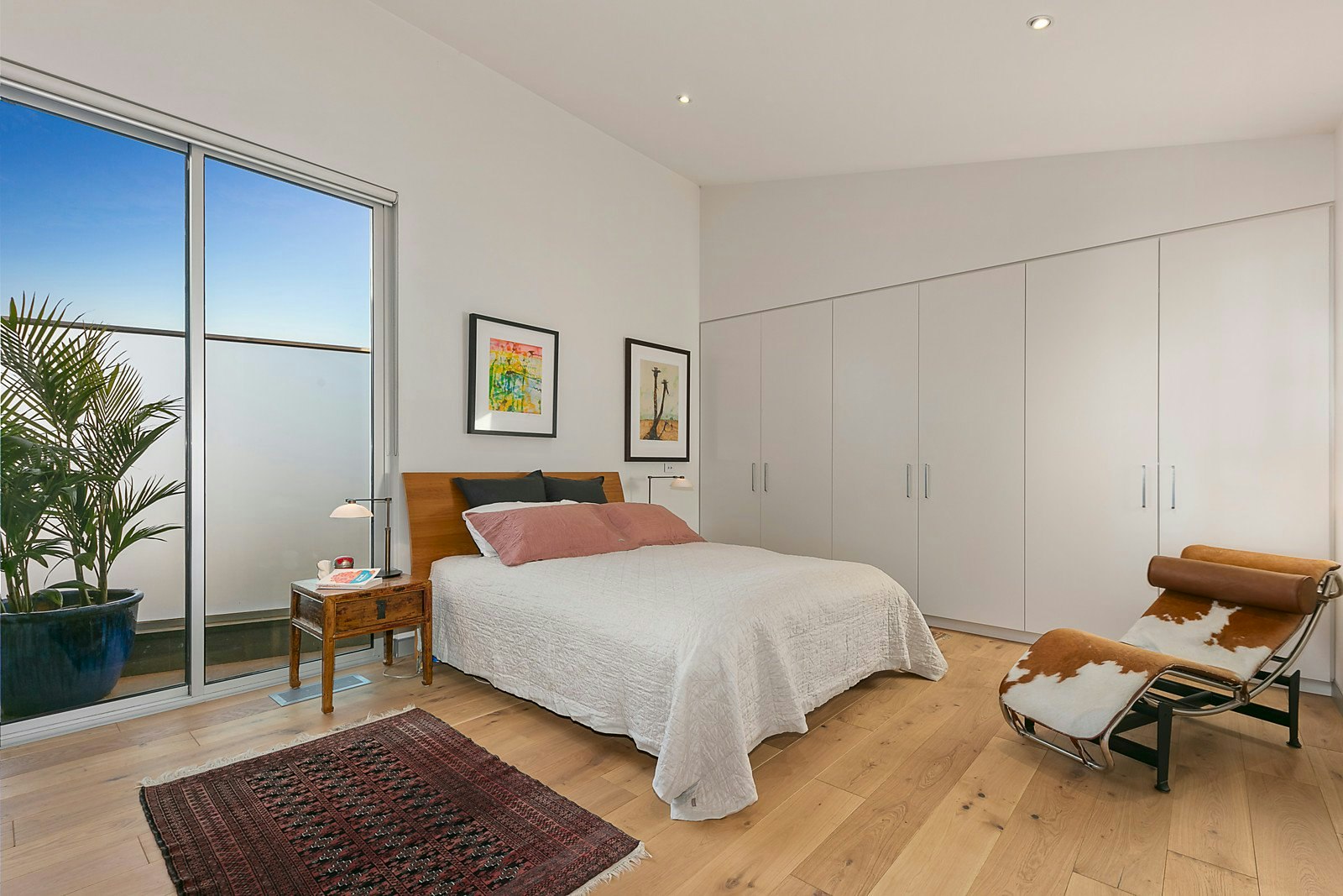 70 Beach Road, Hampton, VIC