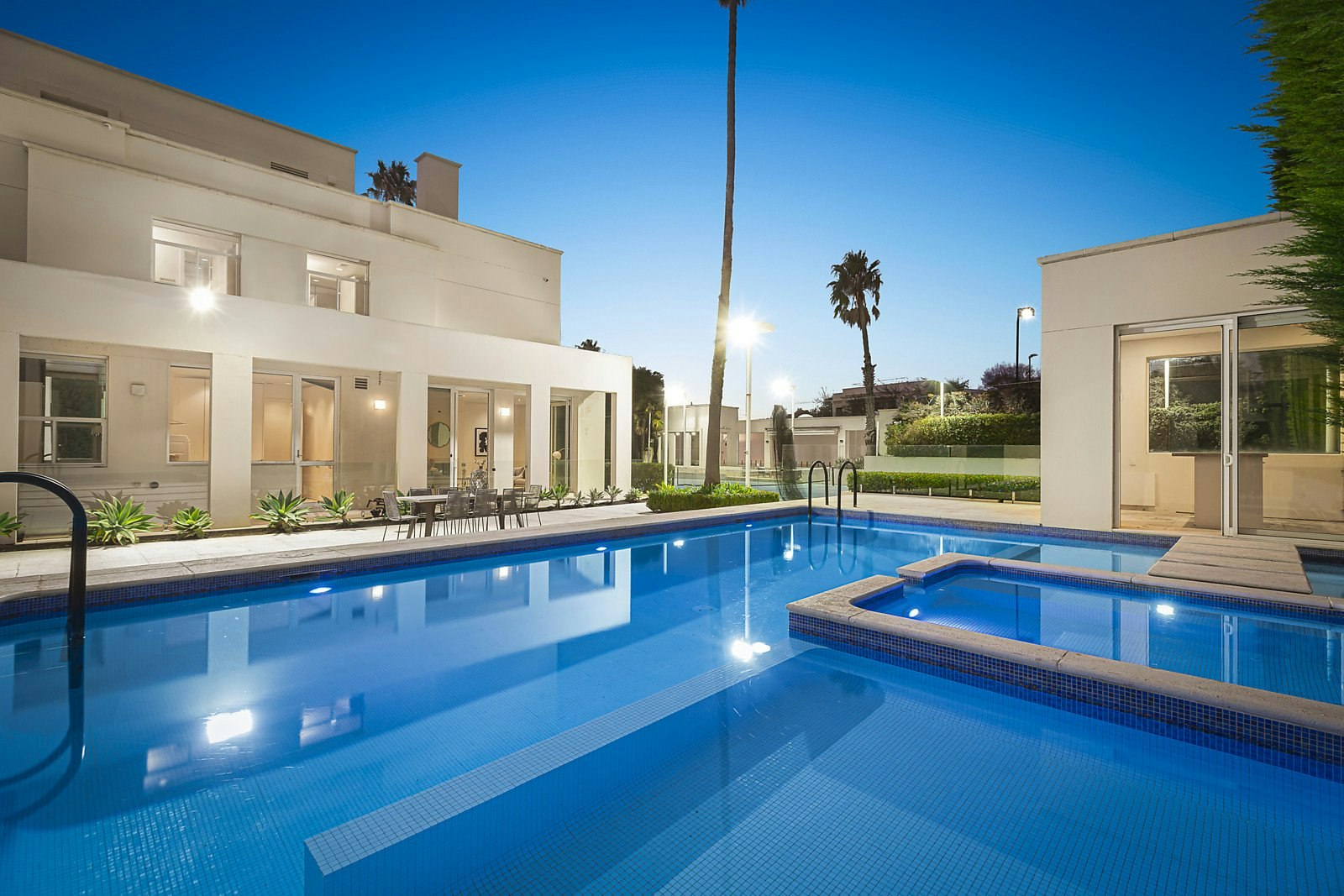 2 Kinane Street, Brighton, VIC