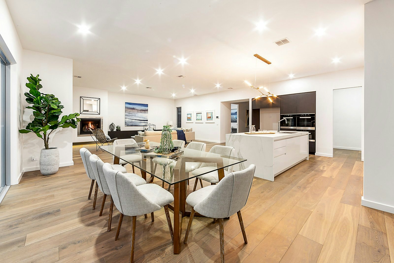 38 Bennett Parade, Kew East, VIC