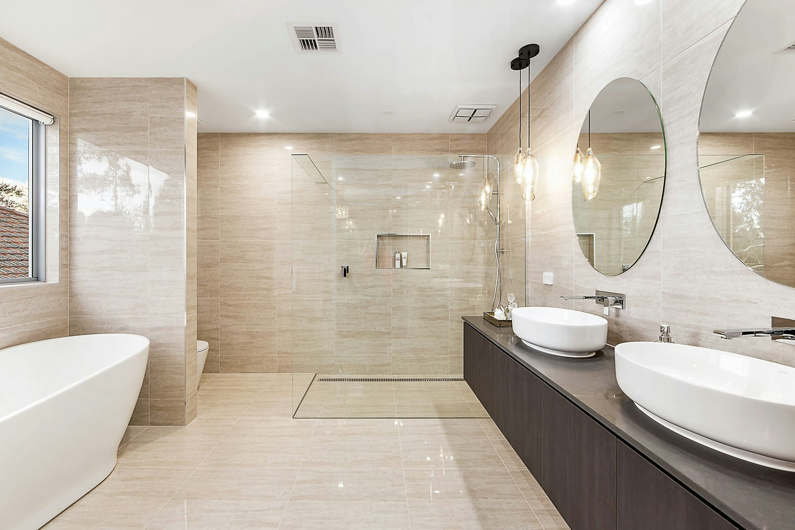 38 Bennett Parade, Kew East, VIC