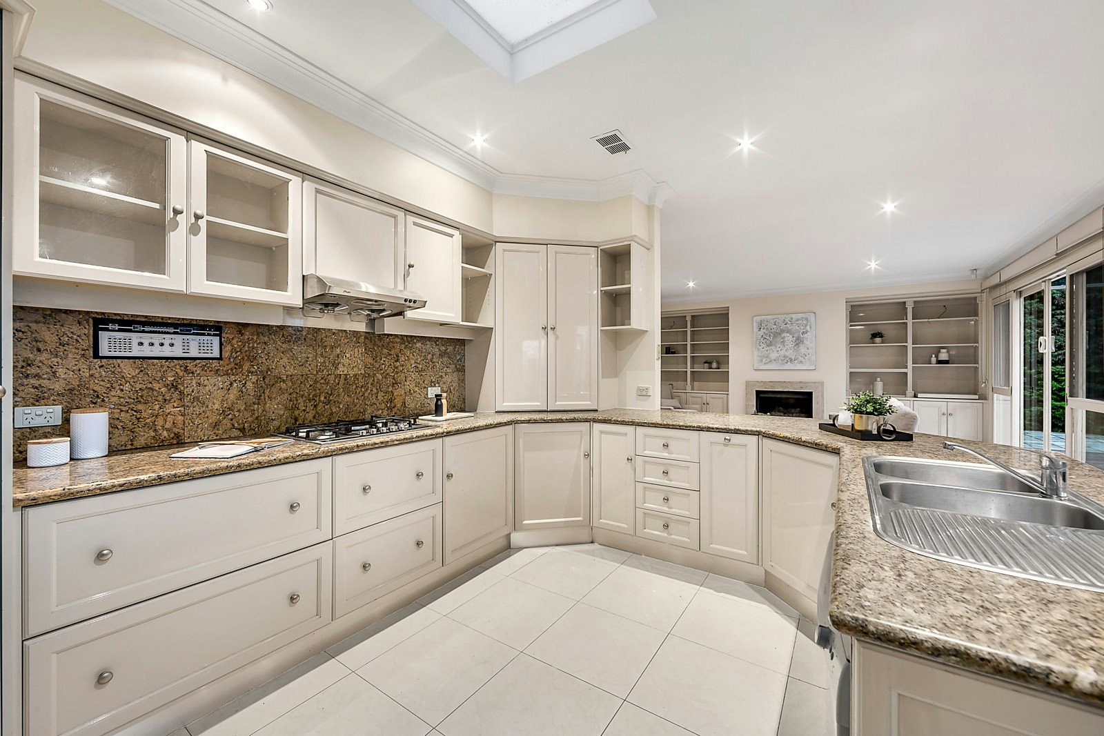 21 Alexandra Avenue, Canterbury, VIC