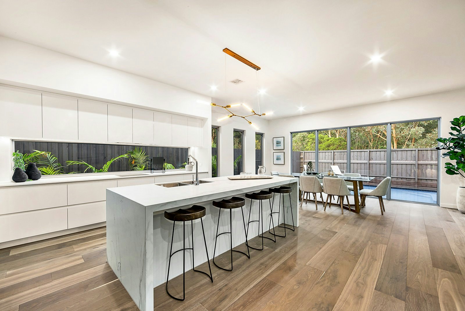 38 Bennett Parade, Kew East, VIC