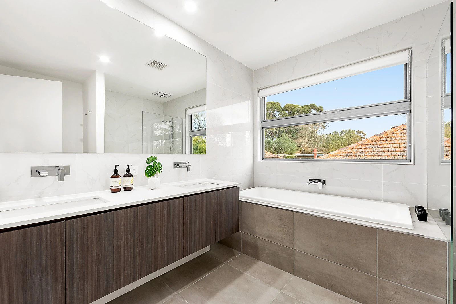 38 Bennett Parade, Kew East, VIC