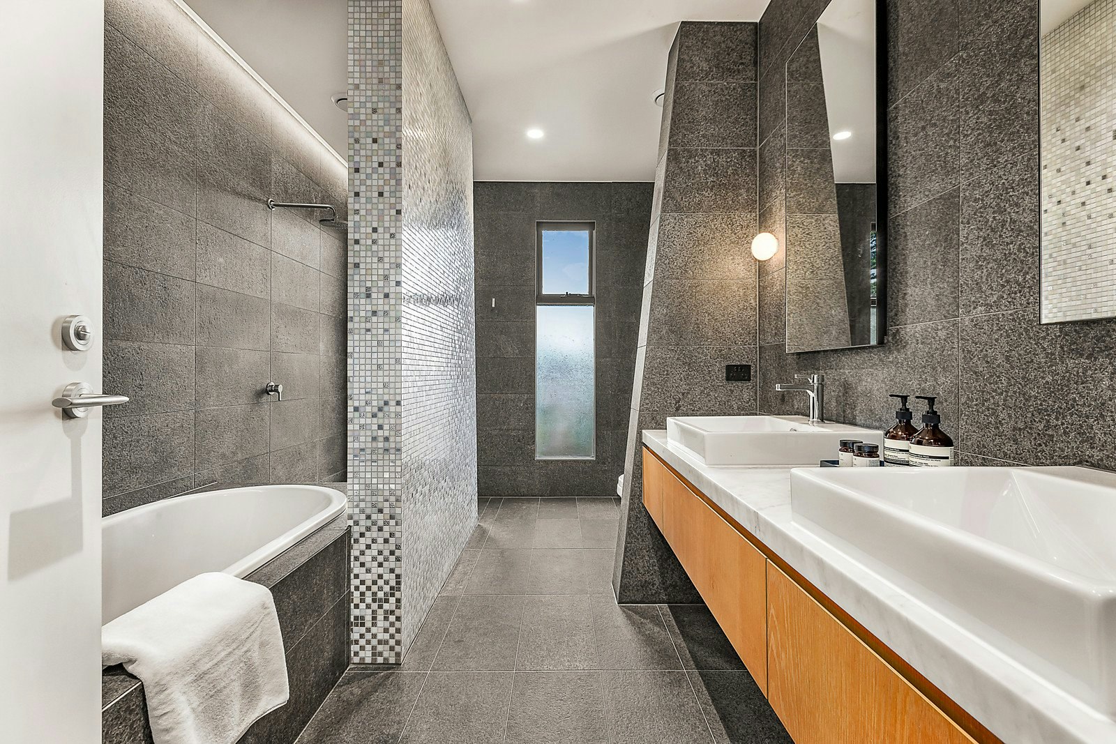 9a Washington Avenue, Malvern East, VIC