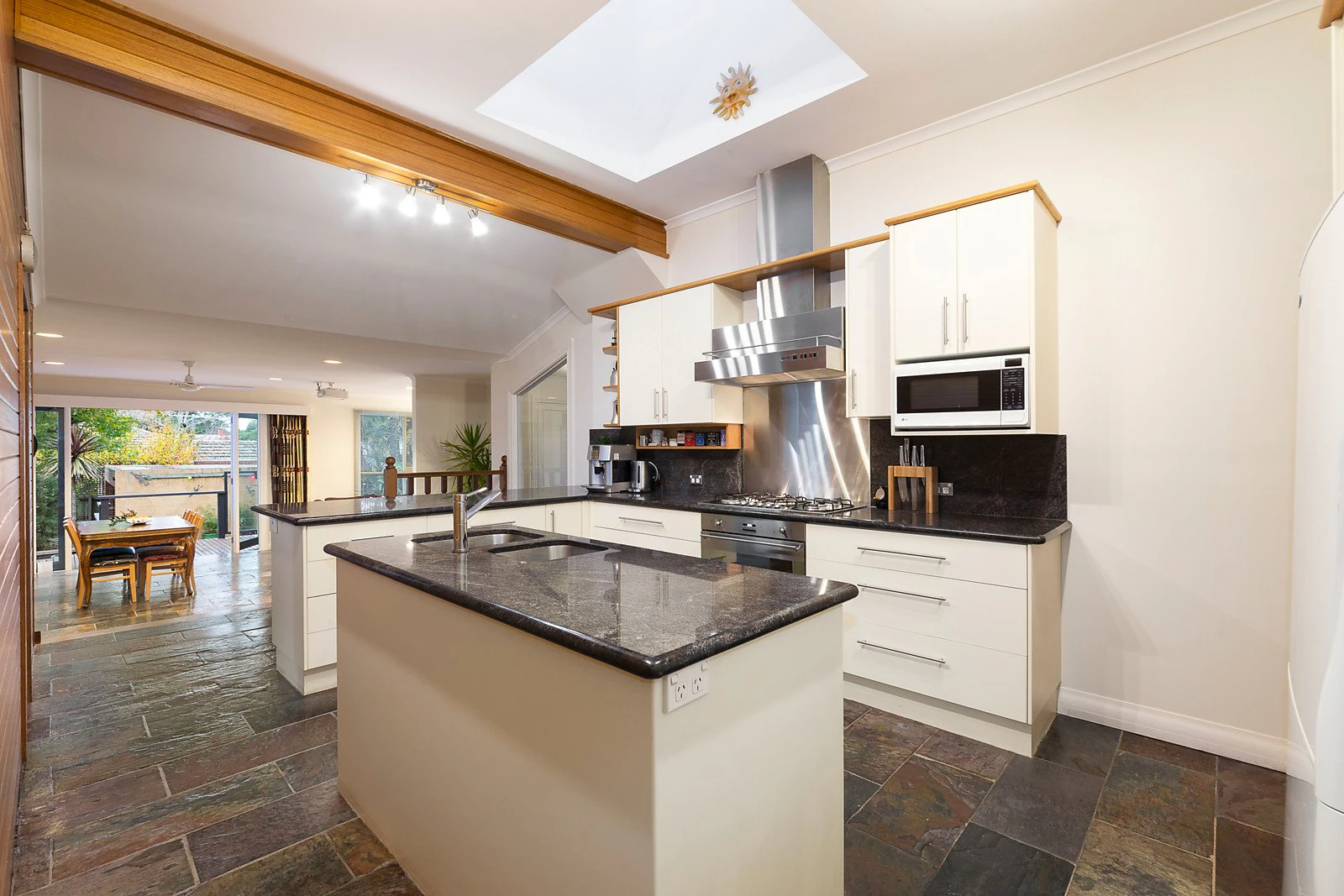 250 Mont Albert Road, Surrey Hills, VIC