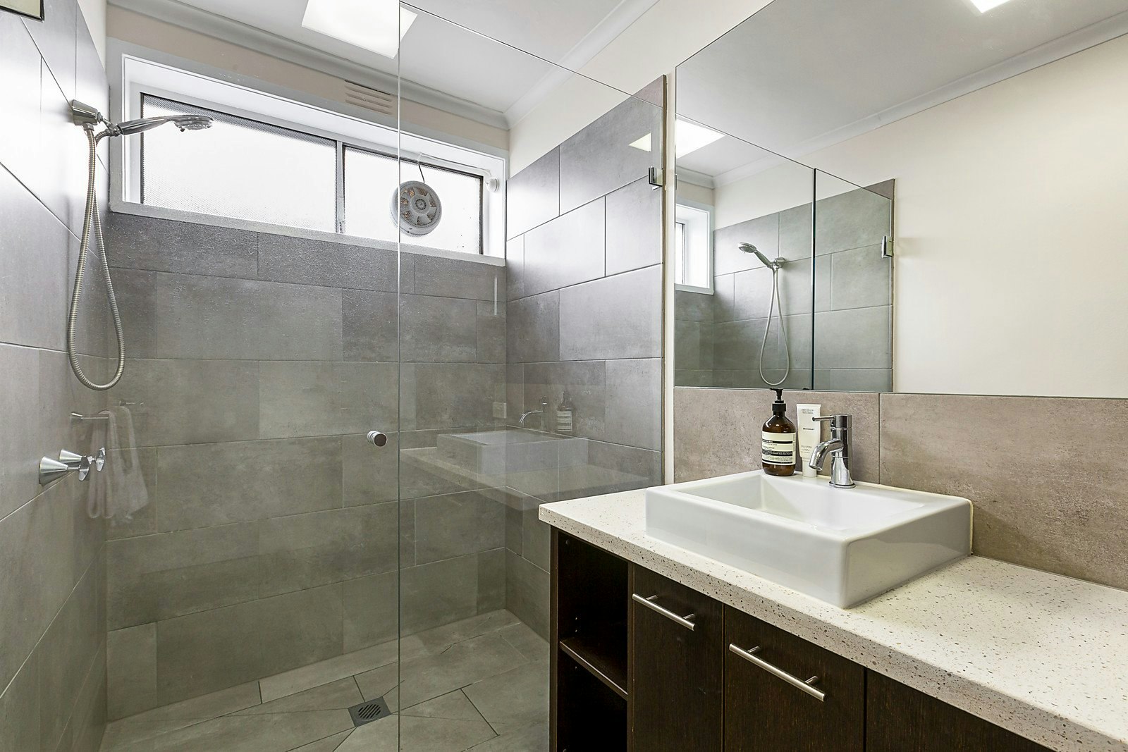 2/493-495 St Kilda Street, Elwood, VIC