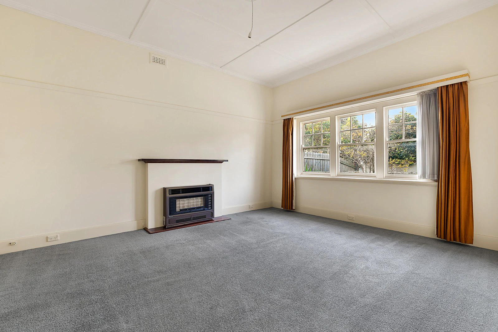 12 Raynes Park Road, Hampton, VIC