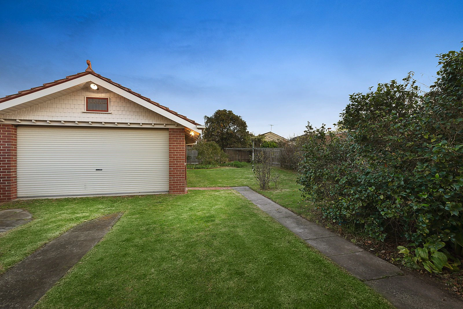12 Raynes Park Road, Hampton, VIC