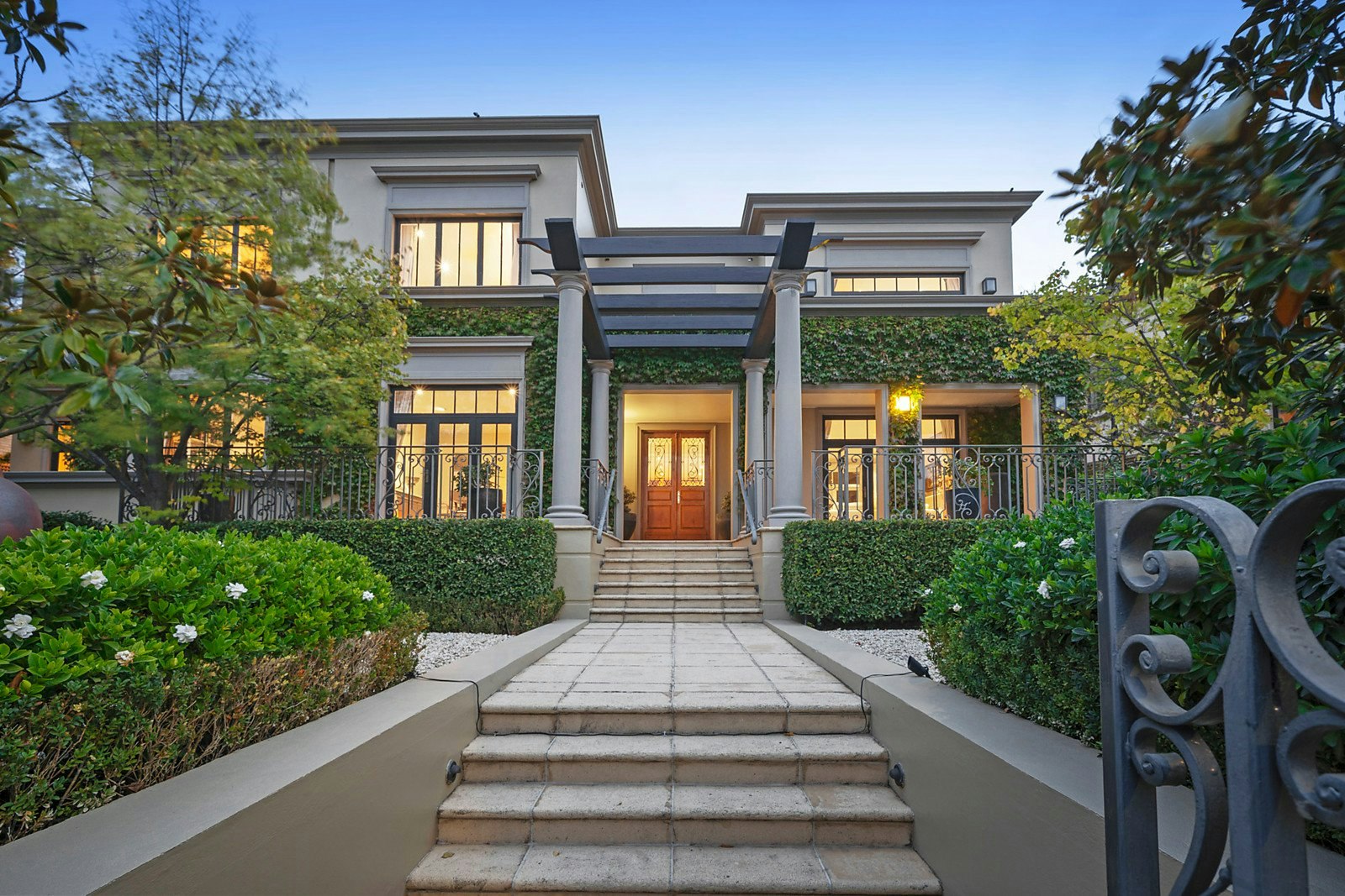 8 Barnard Road, Toorak, VIC