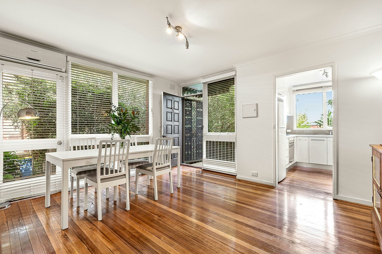 8/887 Toorak Road, Camberwell, VIC
