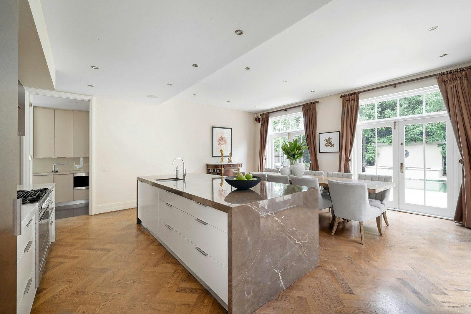 8 Barnard Road, Toorak, VIC