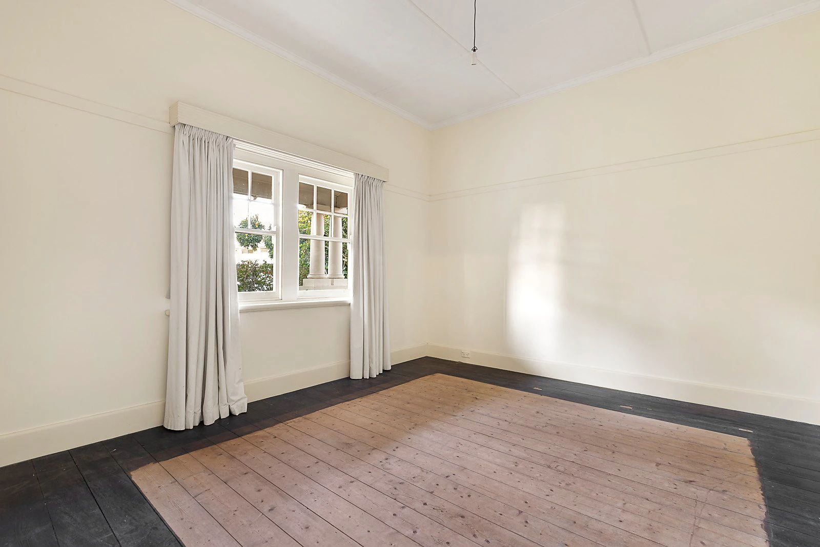 12 Raynes Park Road, Hampton, VIC