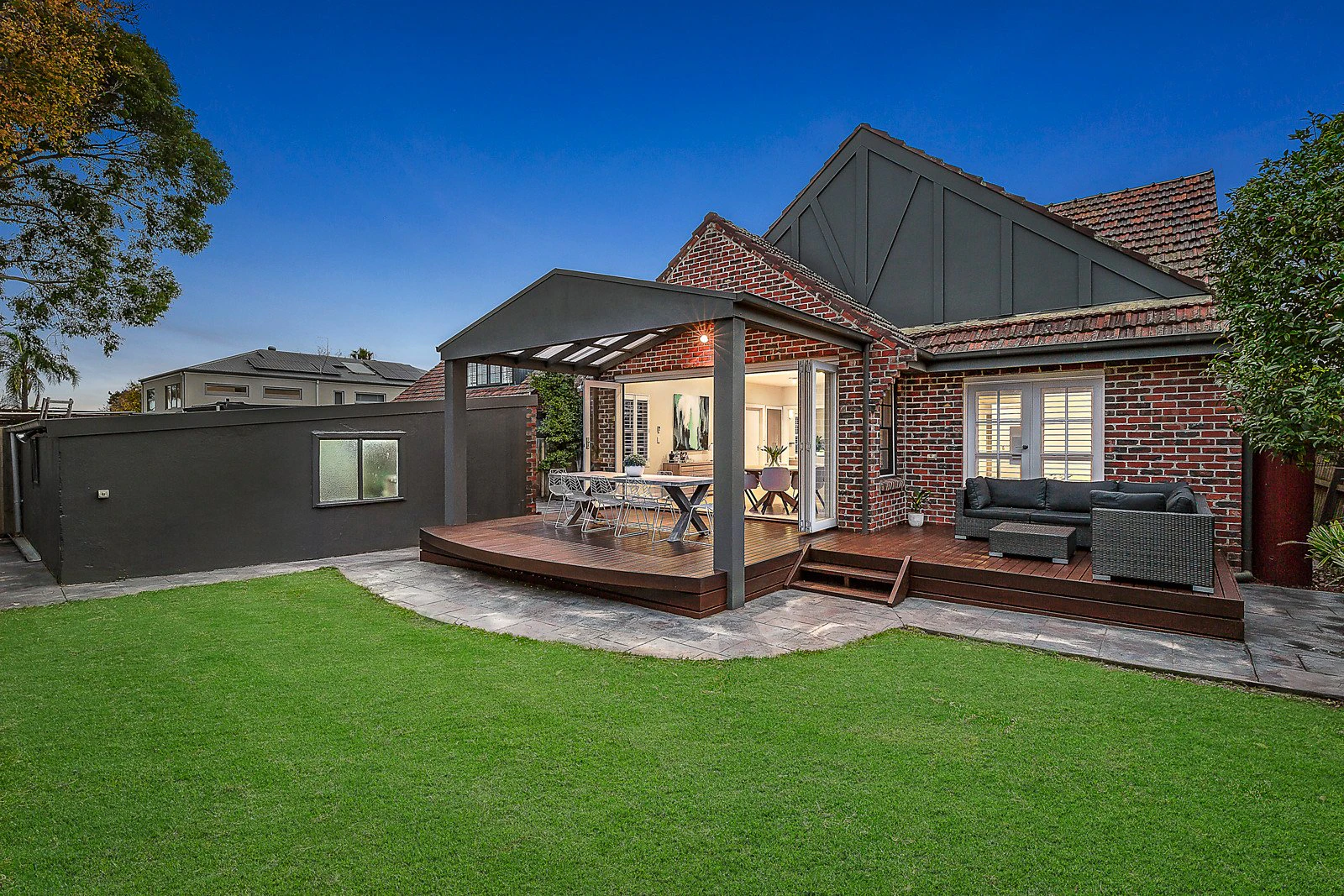 10 Tuxen Court, Brighton East, VIC