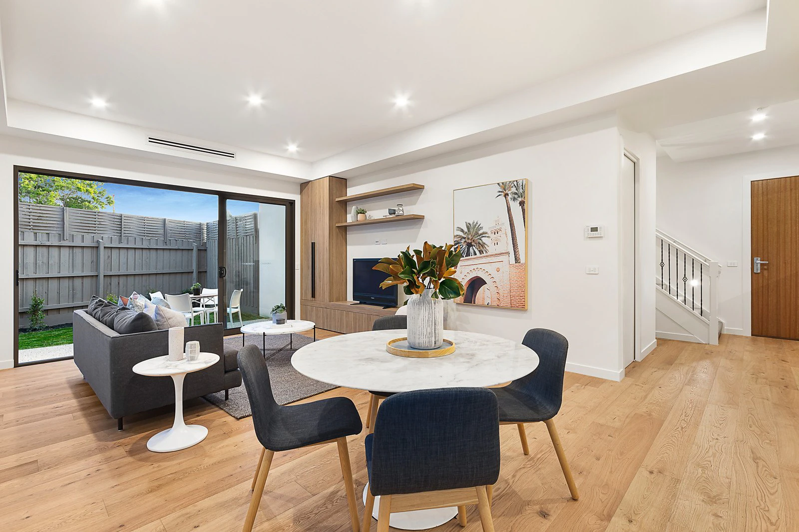 2/11 Stonehaven Crescent, Hampton East, VIC