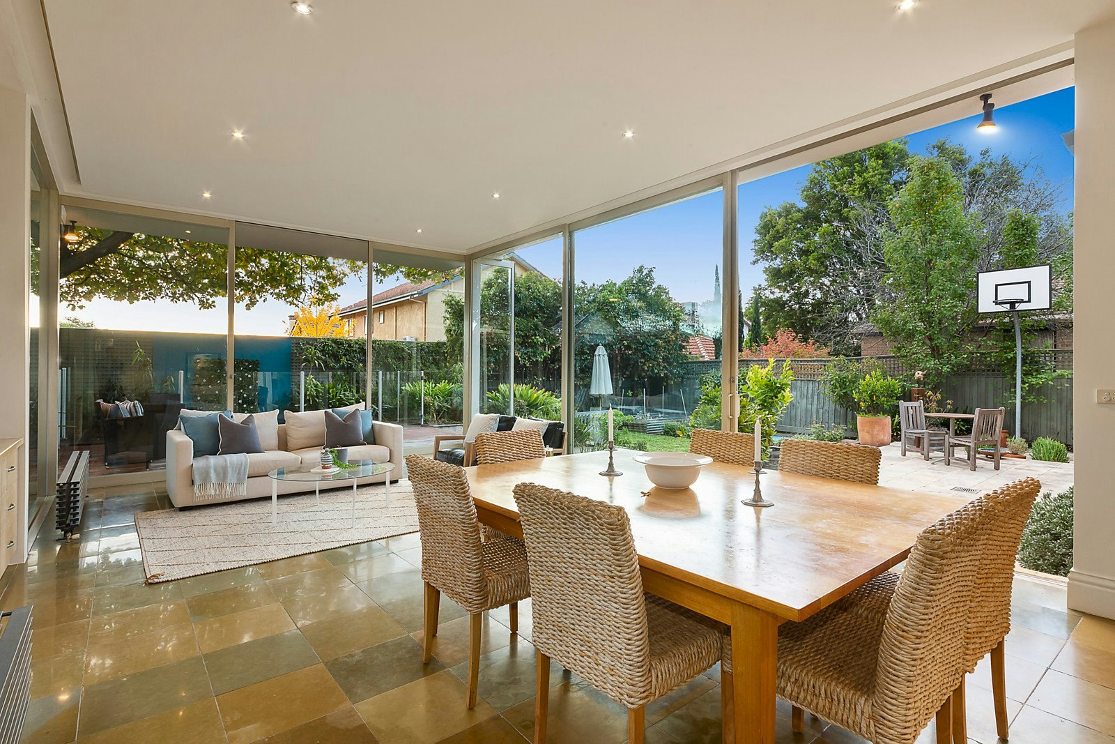 33 Mangarra Road, Canterbury, VIC