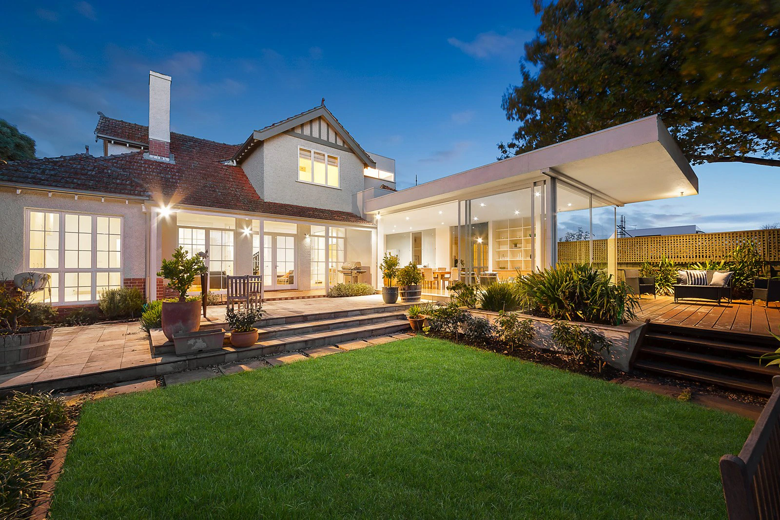33 Mangarra Road, Canterbury, VIC