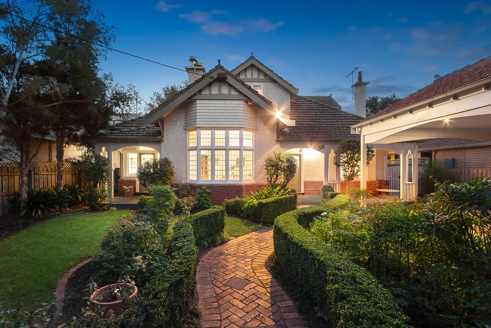 33 Mangarra Road, Canterbury, VIC