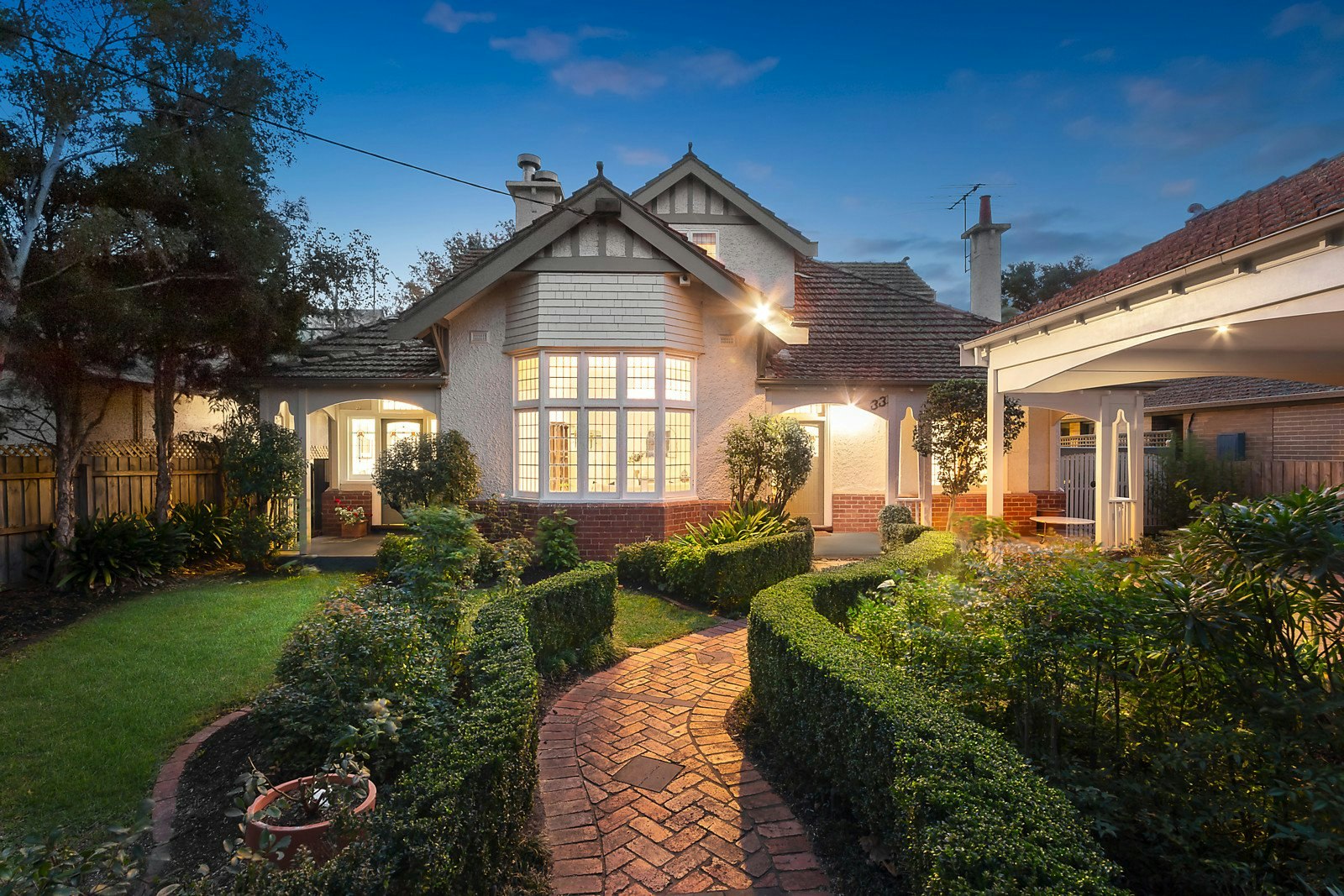 33 Mangarra Road, Canterbury, VIC