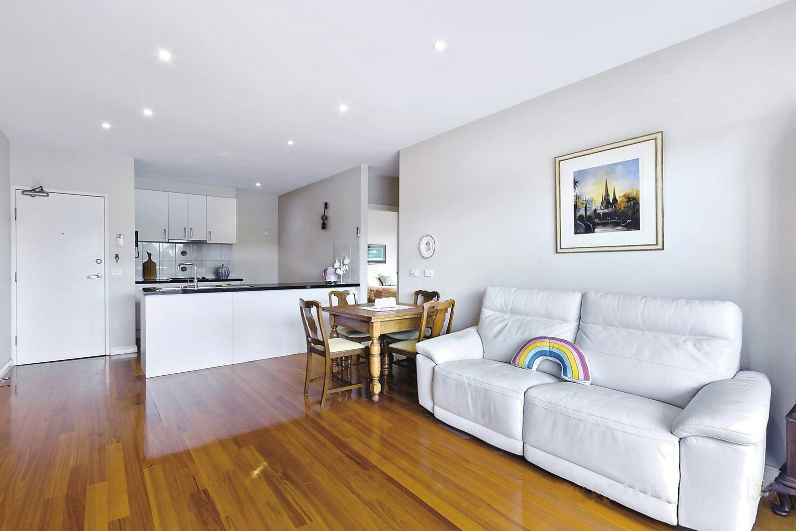 202/662 Whitehorse Road, Mont Albert, VIC