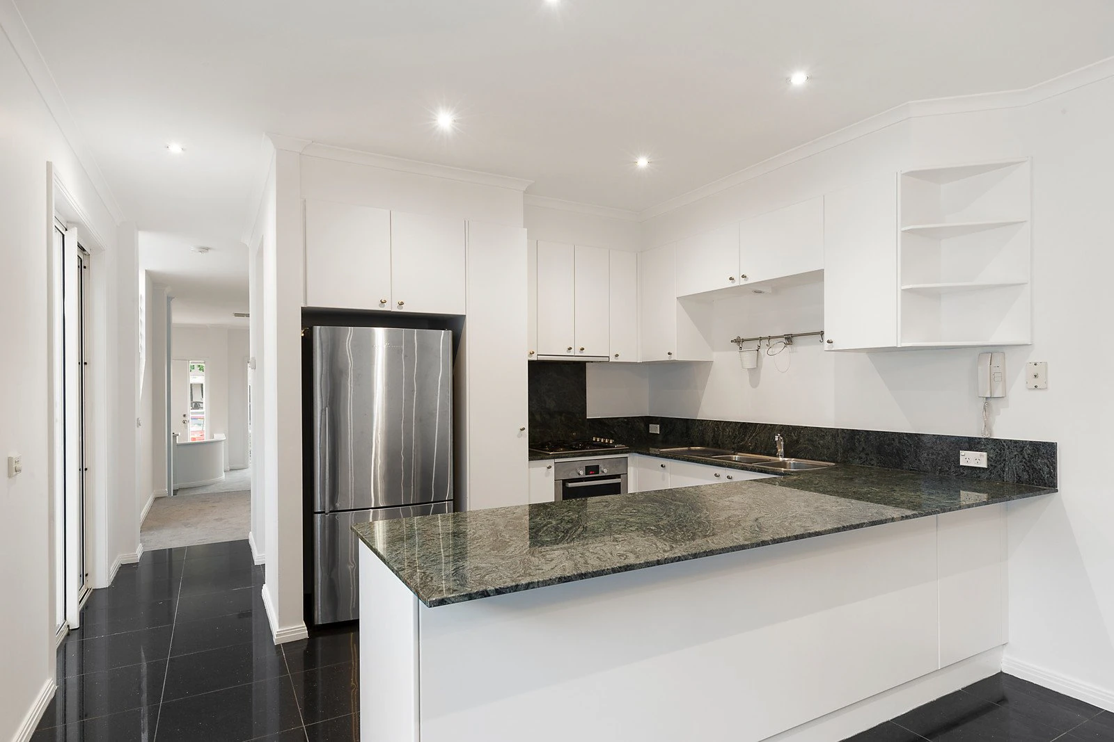 37 The Crescent, Port Melbourne, VIC