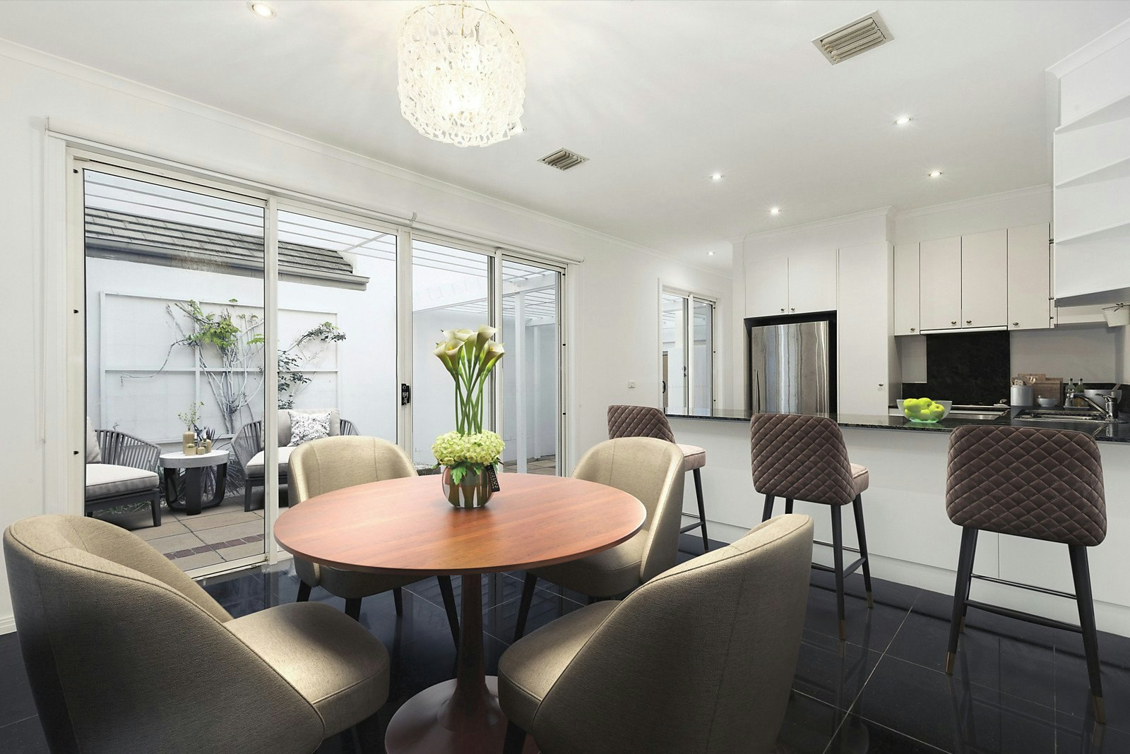 37 The Crescent, Port Melbourne, VIC