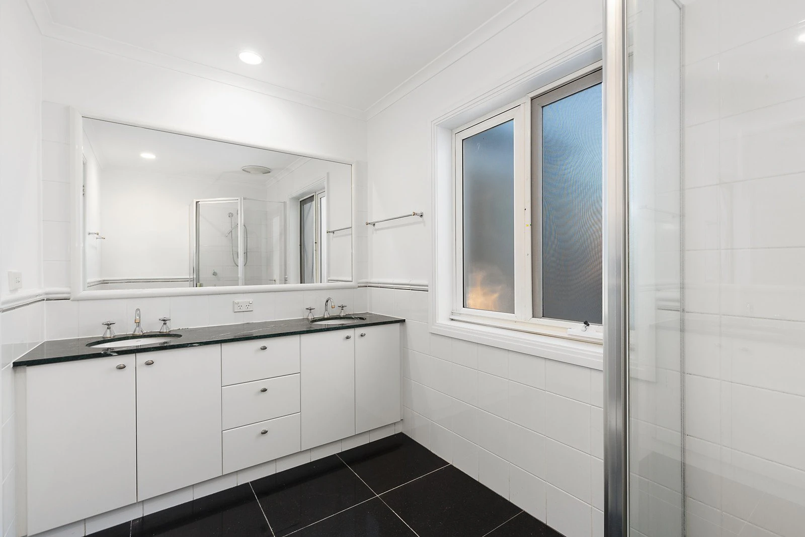 37 The Crescent, Port Melbourne, VIC